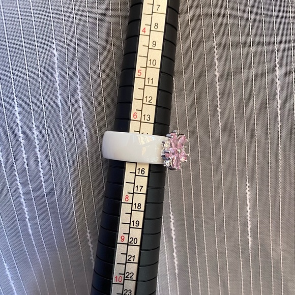 Size 7❗️White ceramic pink zirconia ring - Picture 7 of 8